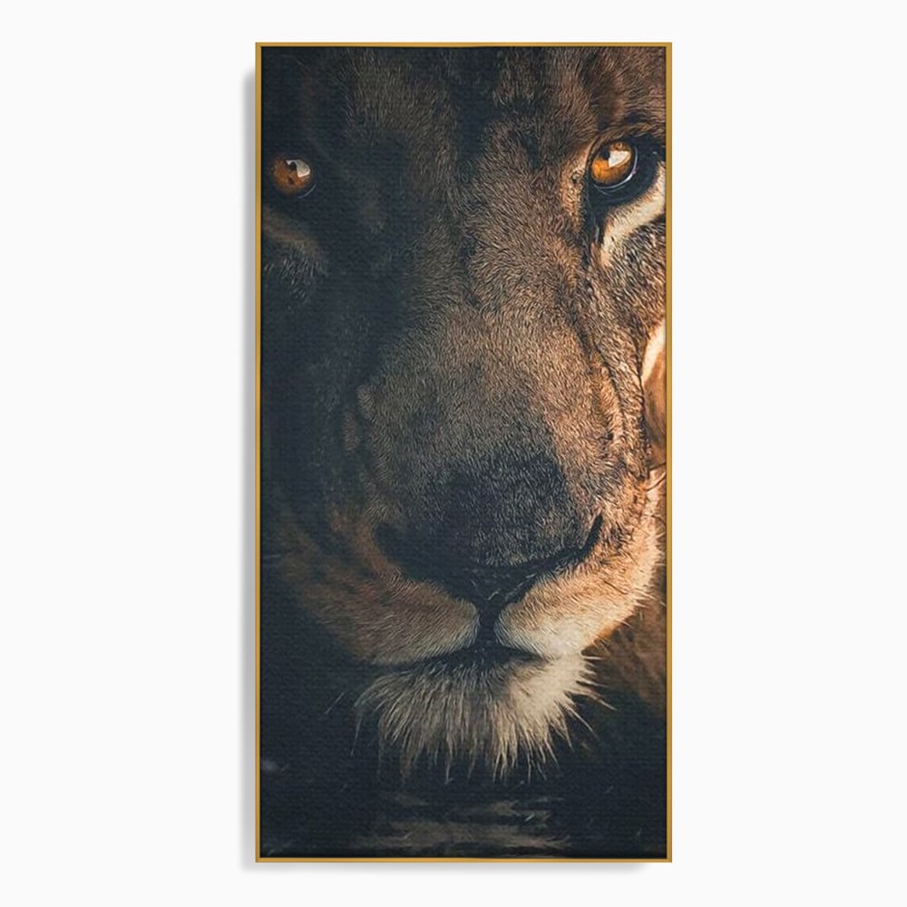 Tablou canvas cu tablou canvas cu prim-plan portret de leu, in rama de aluminiu auriu